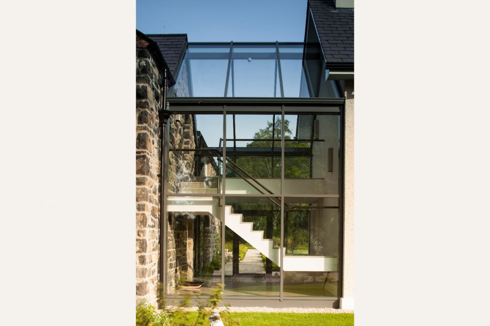 newly_constructed_coach_house_with_contemporary_glazed_link_16