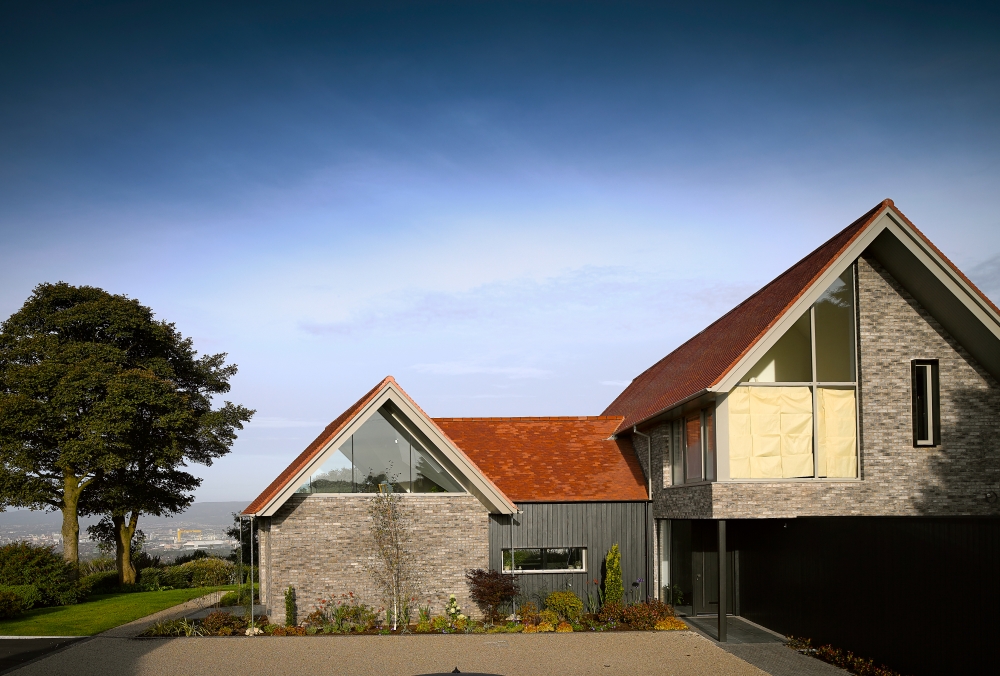 belgian-style-barn-located-on-an-elevated-site-with-panoramic-views-14 belgian-style-barn-located-on-an-elevated-site-with-panoramic-views-14