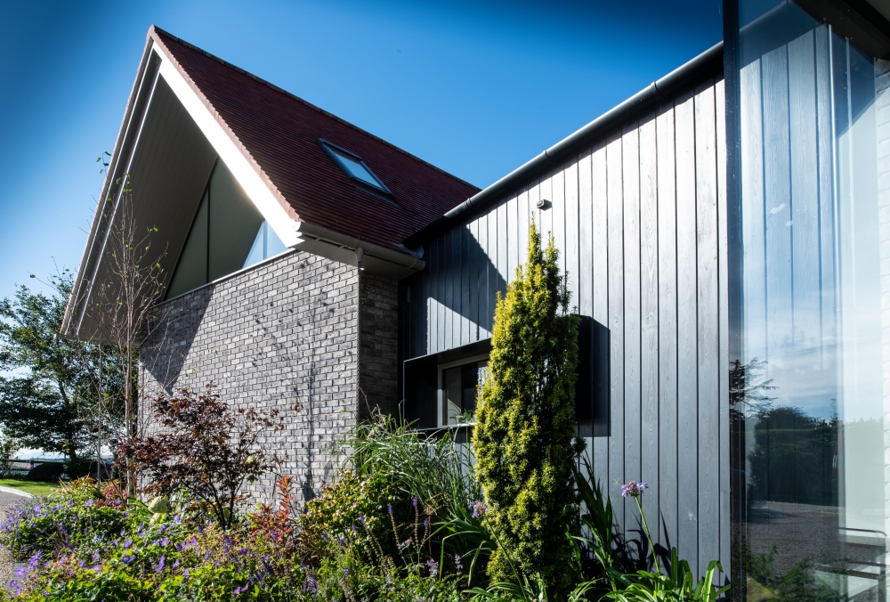 belgian-style-barn-located-on-an-elevated-site-with-panoramic-views-15 belgian-style-barn-located-on-an-elevated-site-with-panoramic-views-15