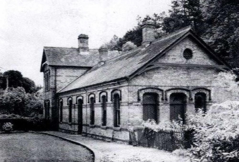 renovation-and-expansion-of-derelict-train-station-into-bespoke-proprieties-18 renovation-and-expansion-of-derelict-train-station-into-bespoke-proprieties-18