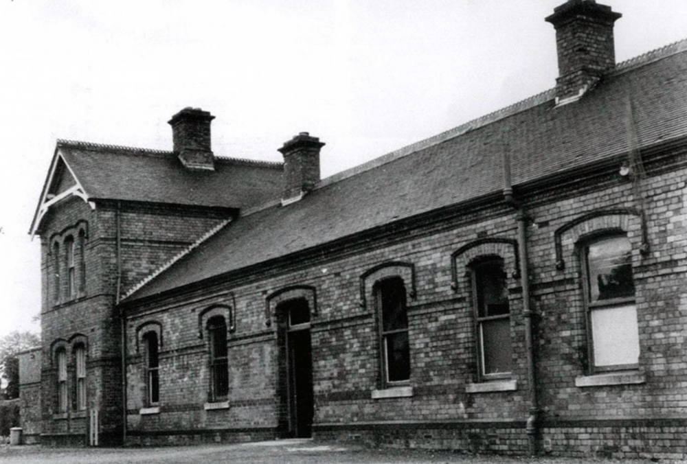 renovation-and-expansion-of-derelict-train-station-into-bespoke-proprieties-20 renovation-and-expansion-of-derelict-train-station-into-bespoke-proprieties-20