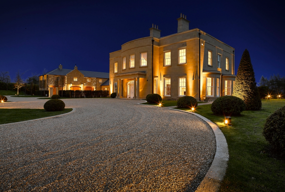 classic-scottish-country-house-overlooking-golf-course-9