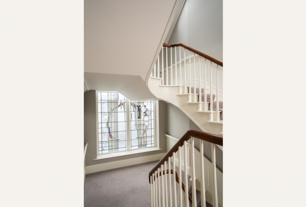 City House with a Two Storey Curved Bay Window City House with a Two Storey Curved Bay Window