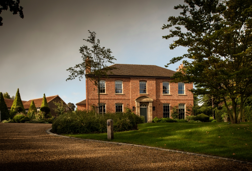 country-estate-with-stables-and-sand-school-in-effingham-surrey-1 country-estate-with-stables-and-sand-school-in-effingham-surrey-1
