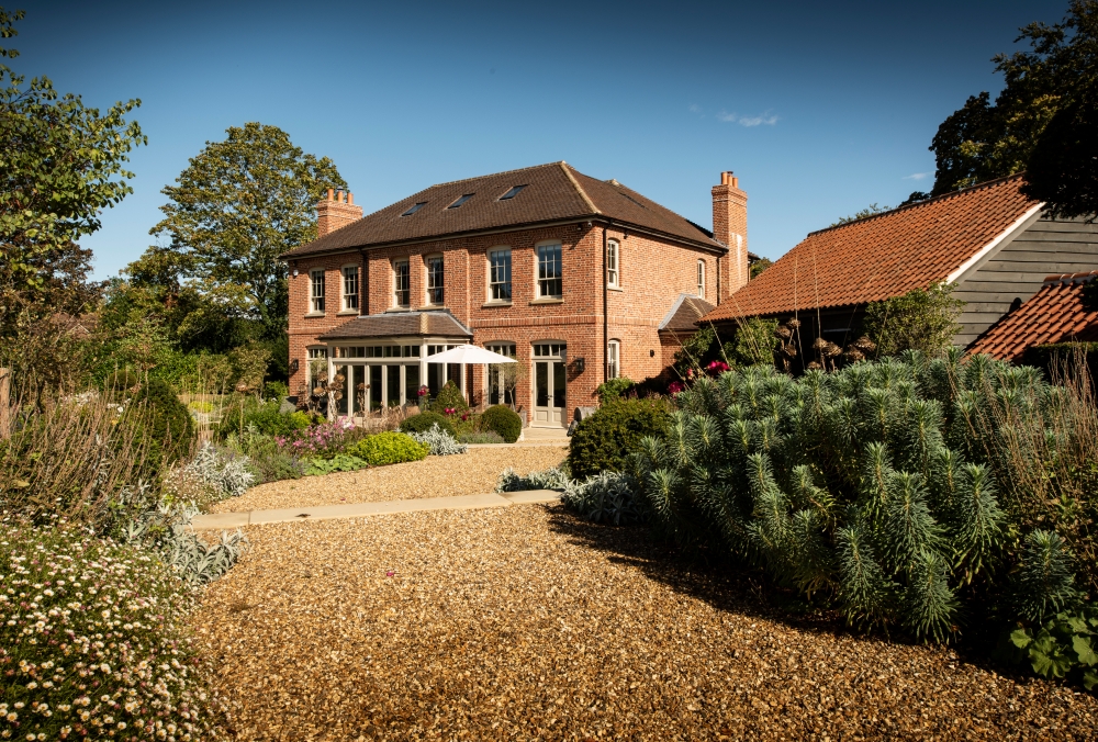 country-estate-with-stables-and-sand-school-in-effingham-surrey-8 country-estate-with-stables-and-sand-school-in-effingham-surrey-8