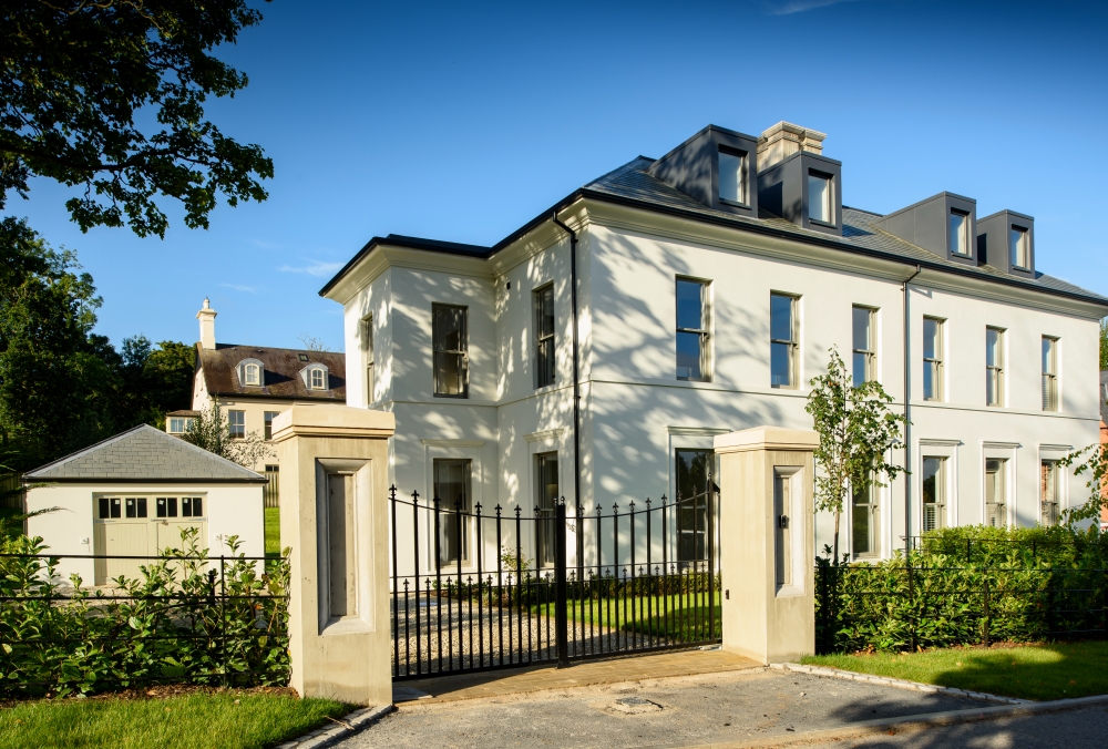Luxury_Family_Home_01 Luxury_Family_Home_01
