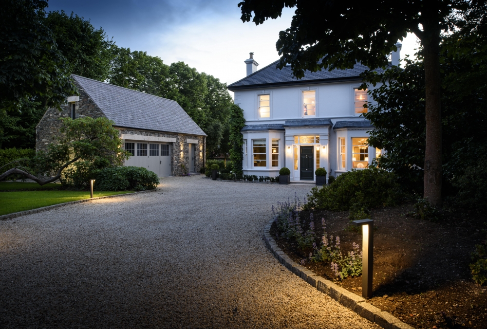 Stunning_Country_House_and_Stone_Garage_04 Stunning_Country_House_and_Stone_Garage_04