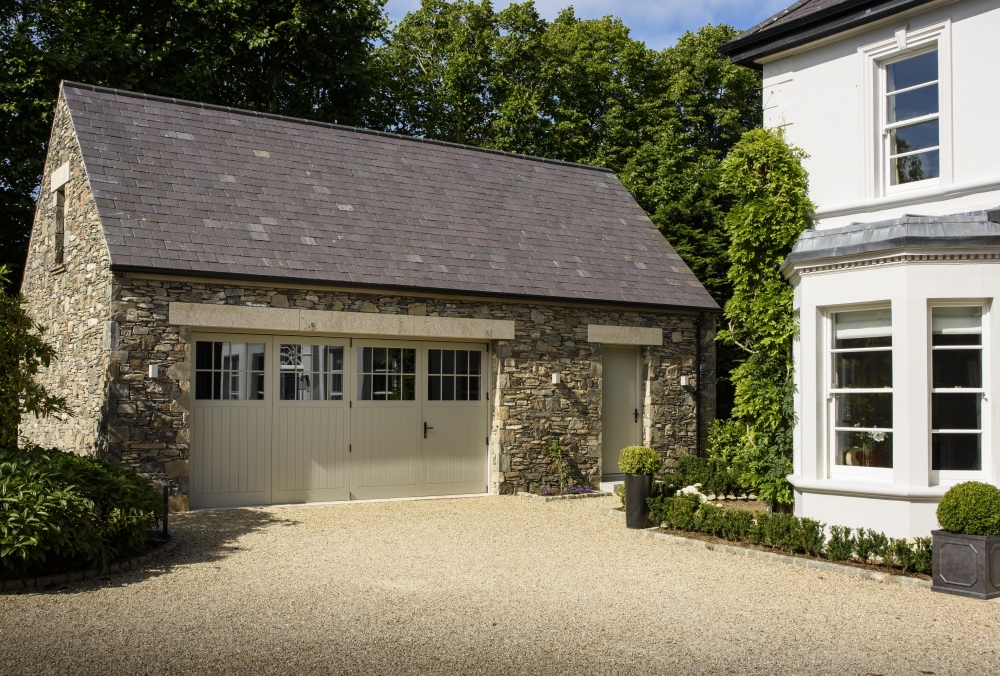 Stunning_Country_House_and_Stone_Garage_07