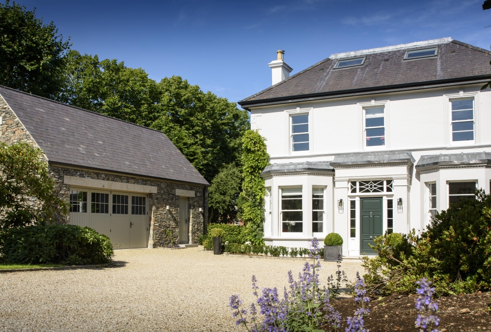 Stunning_Country_House_and_Stone_Garage_10 Stunning_Country_House_and_Stone_Garage_10