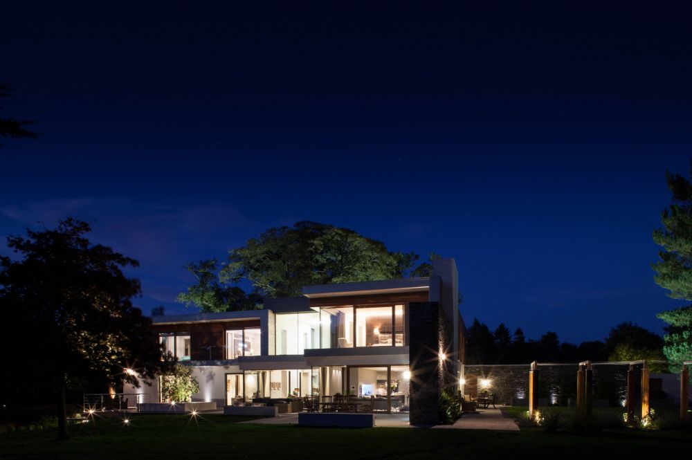 House Set in Lush 3 Acre Site Within an Area of Townscape Character House Set in Lush 3 Acre Site Within an Area of Townscape Character