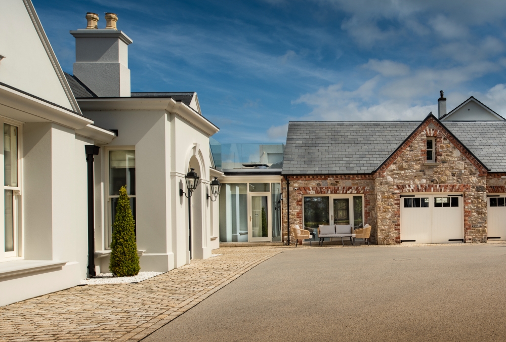 Luxurious Coastal Home 