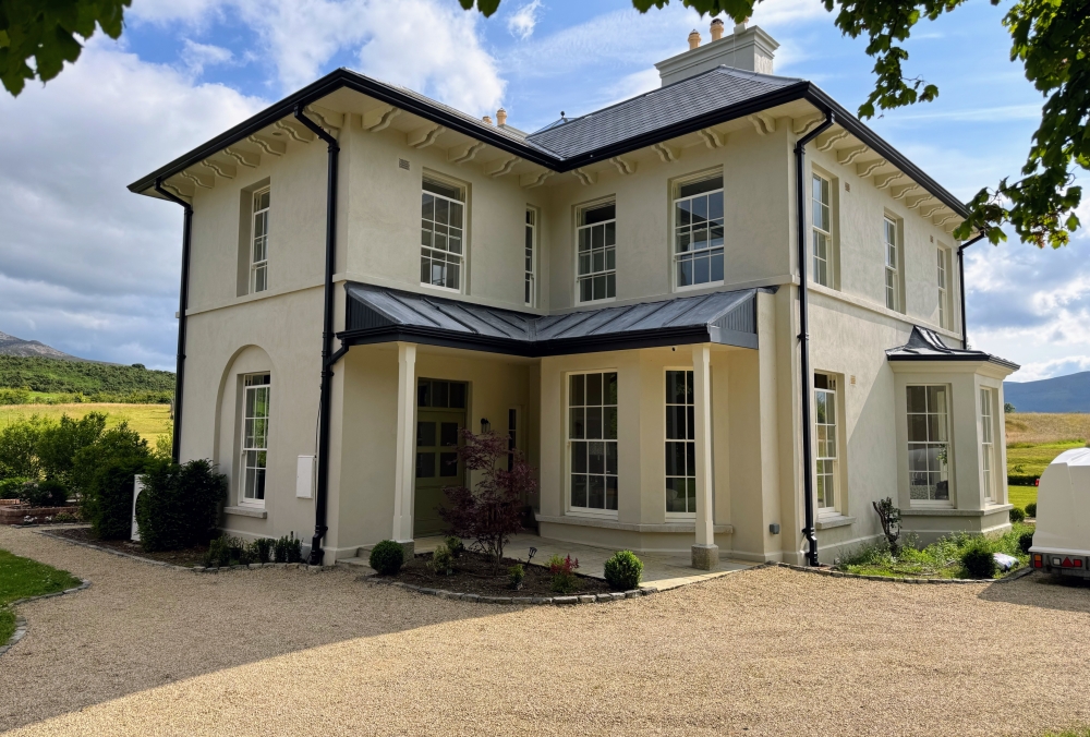 Elegant Newbuild with Mountain Views
