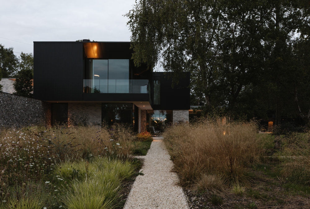 A Fusion of Heritage and Modern Elegance A Fusion of Heritage and Modern Elegance