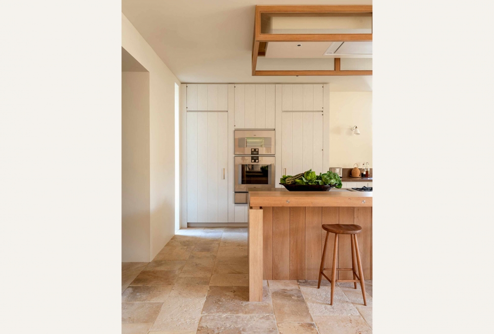 Artichoke Joinery in a Minimalist Architectural Setting Artichoke Joinery in a Minimalist Architectural Setting