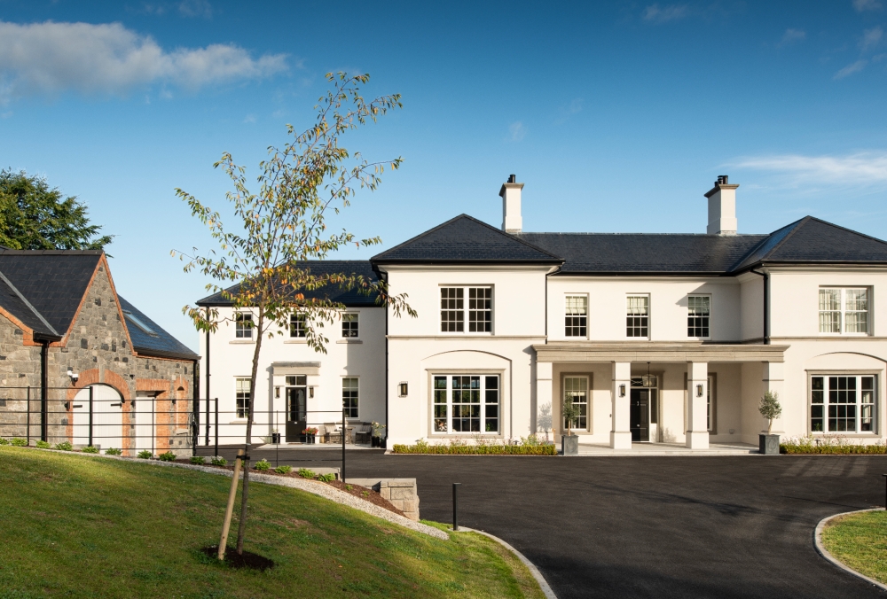 Hilltop Classical Country House with Panoramic Views Hilltop Classical Country House with Panoramic Views