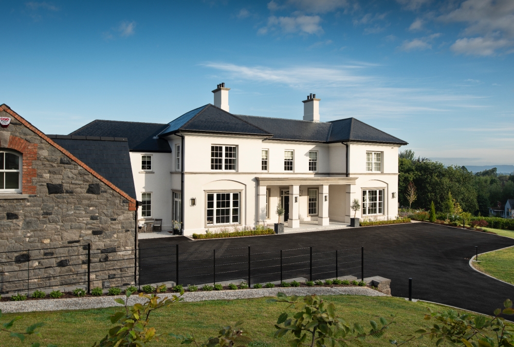 Hilltop Classical Country House with Panoramic Views Hilltop Classical Country House with Panoramic Views