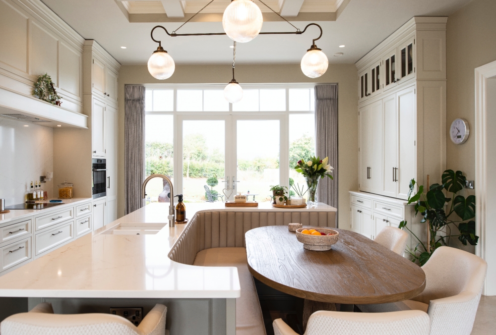 Hilltop Classical Country House with Panoramic Views Hilltop Classical Country House with Panoramic Views