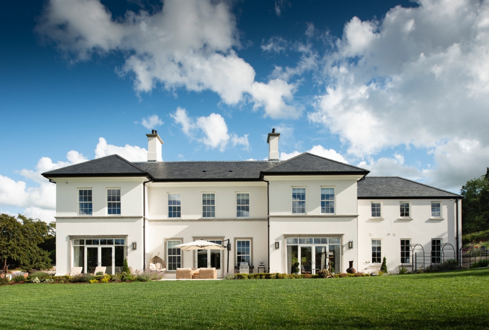 Hilltop Classical Country House with Panoramic Views Hilltop Classical Country House with Panoramic Views