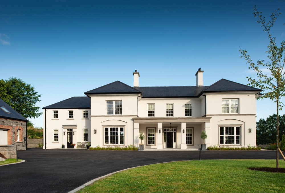 Hilltop Classical Country House with Panoramic Views Hilltop Classical Country House with Panoramic Views