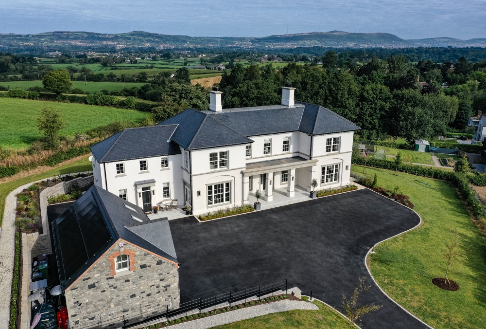 Hilltop Classical Country House with Panoramic Views Hilltop Classical Country House with Panoramic Views