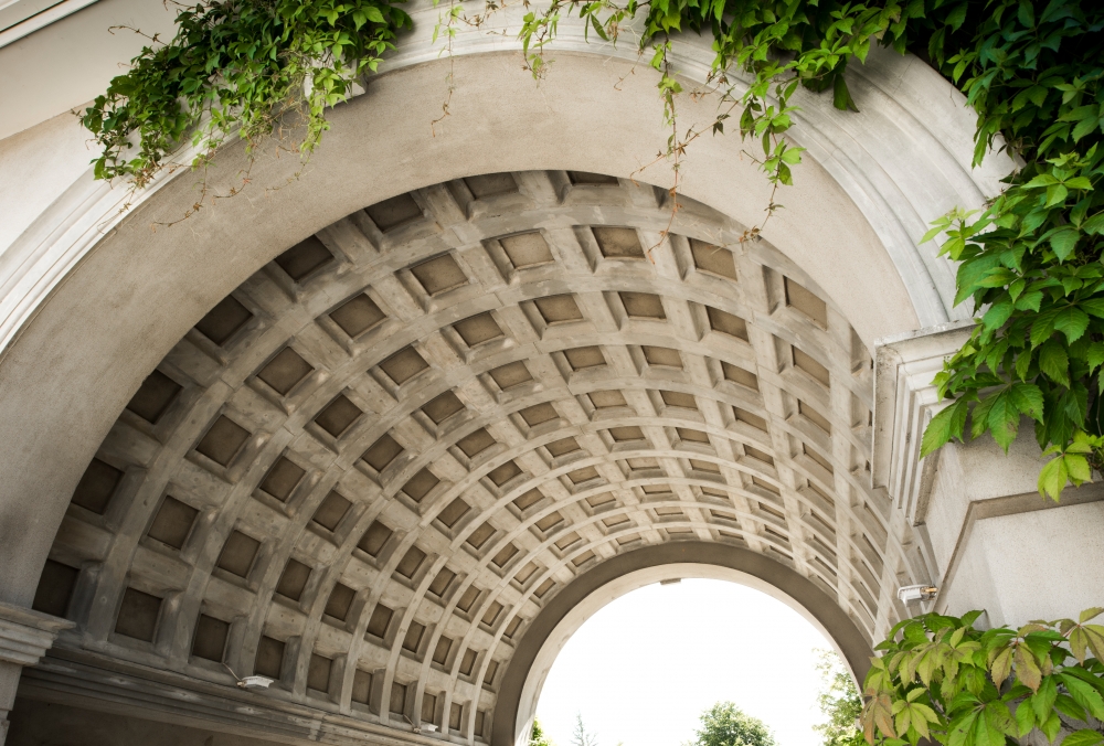 Grand Replica Linen House with Barrel-Vaulted Archway