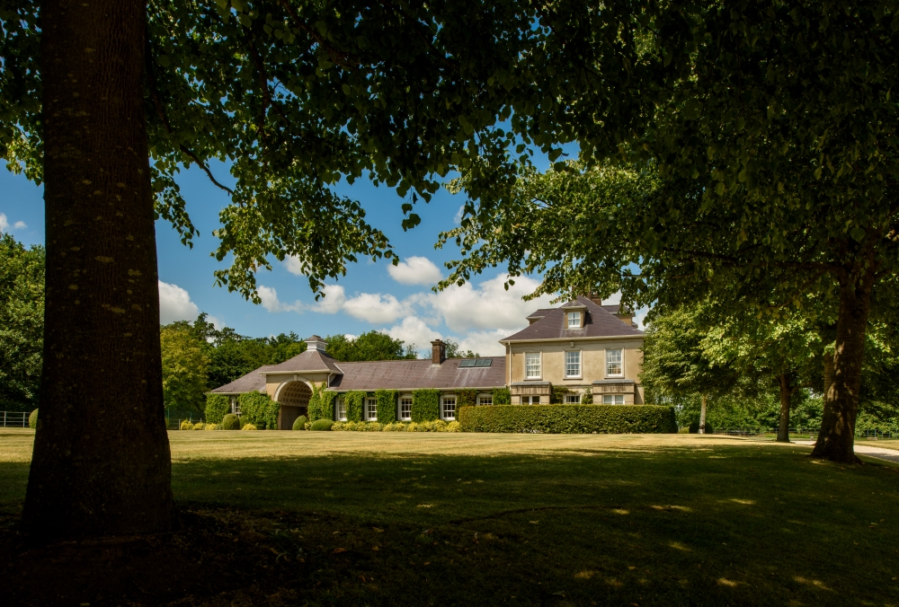 Grand Replica Linen House with Barrel-Vaulted Archway