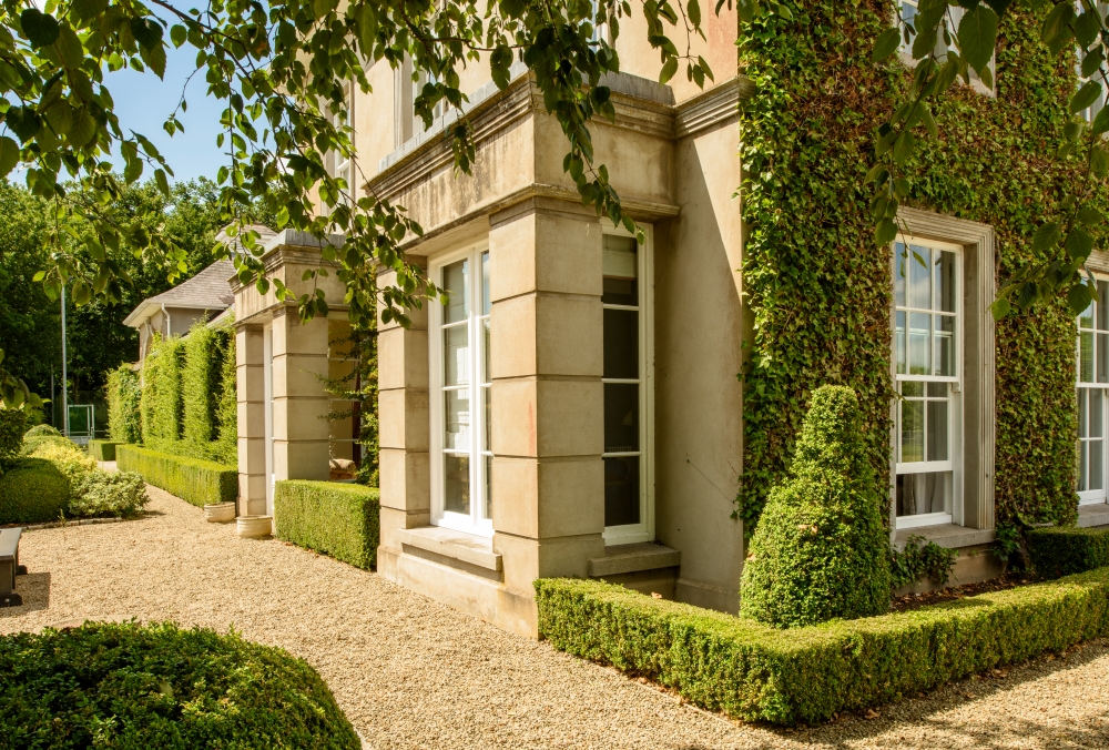 Grand Replica Linen House with Barrel-Vaulted Archway