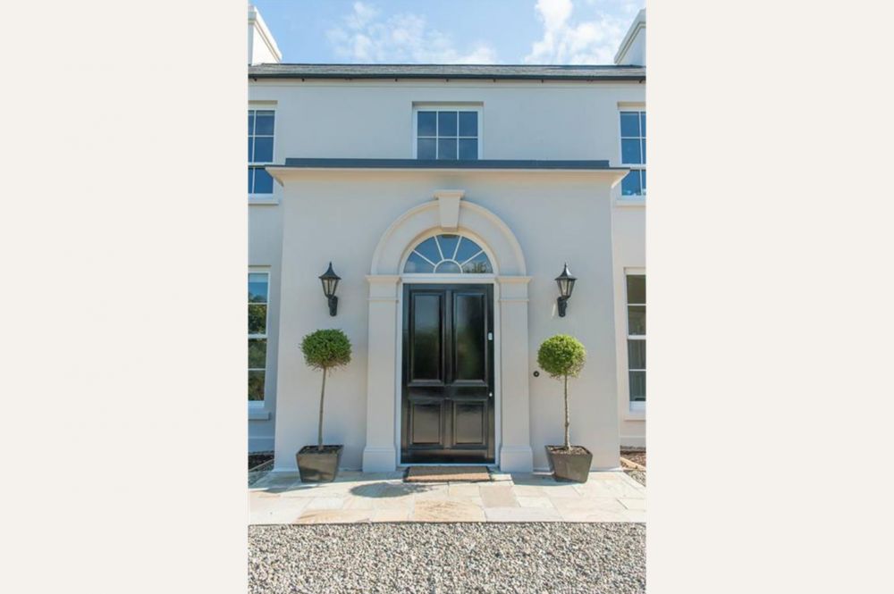 modest_simple_classical_family_home_4 modest_simple_classical_family_home_4