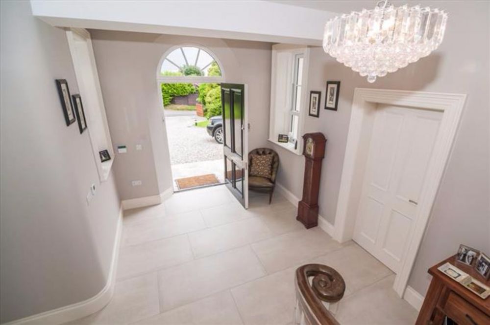 modest_simple_classical_family_home_5 modest_simple_classical_family_home_5