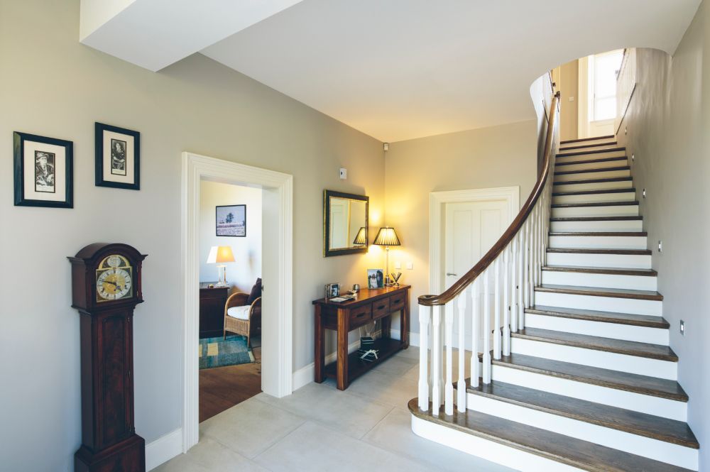 modest_simple_classical_family_home_6 modest_simple_classical_family_home_6