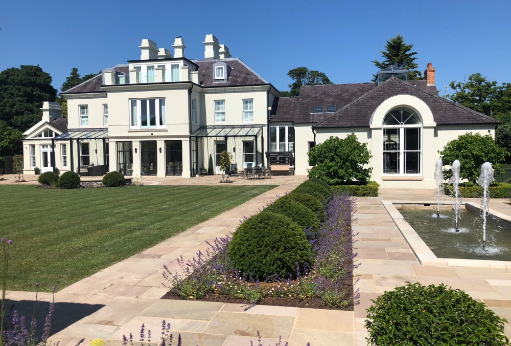 Classically Styled Dwelling Located in an Area of Townscape Character