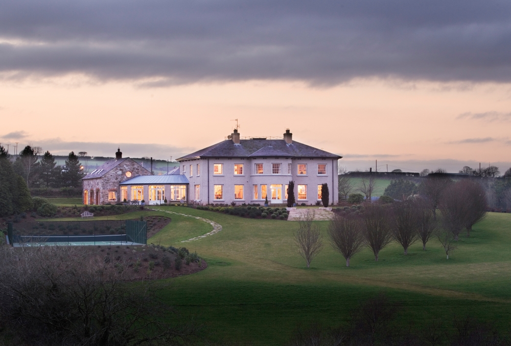 New Country House Set on Top of a Drumlin New Country House Set on Top of a Drumlin