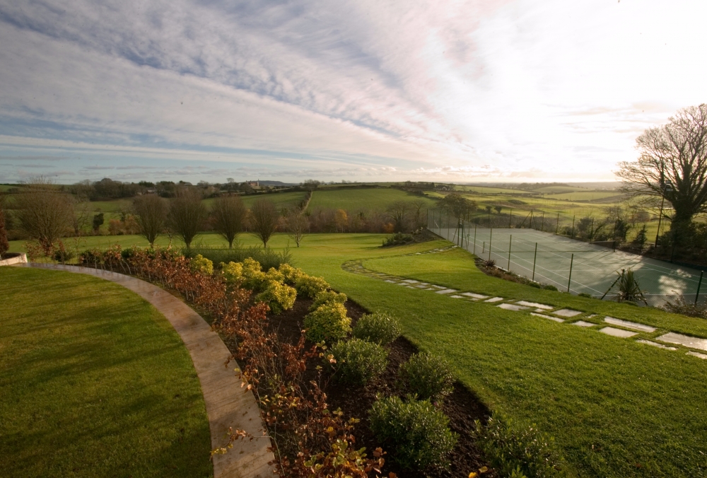New Country House Set on Top of a Drumlin New Country House Set on Top of a Drumlin