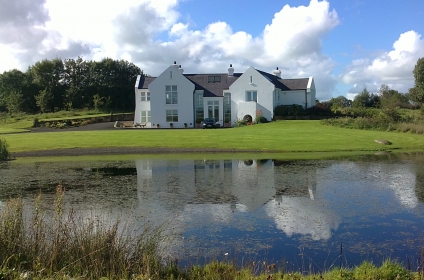 Lakeside_country_manor_01