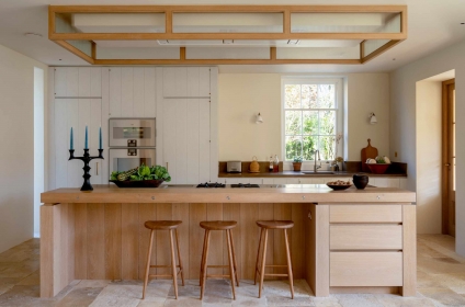 Artichoke Joinery in a Minimalist Architectural Setting