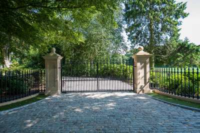 restored_country_home_with_linked_volumes_2