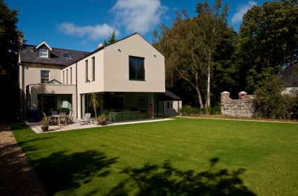 Extension Brings the Outside In to Victorian House